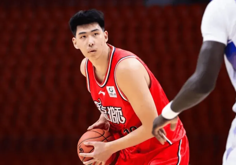 开云官网首页-徐昕出战23分钟，投篮4中4得到8分9篮板2助攻2盖帽